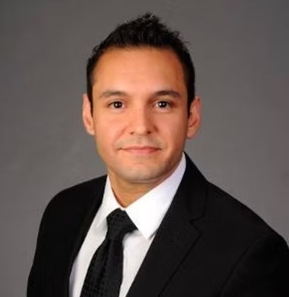 David A. Prado, Socio